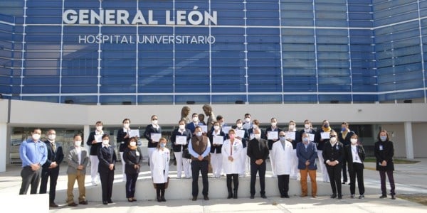 Se gradúan enfermeras especialistas plantel UNAM