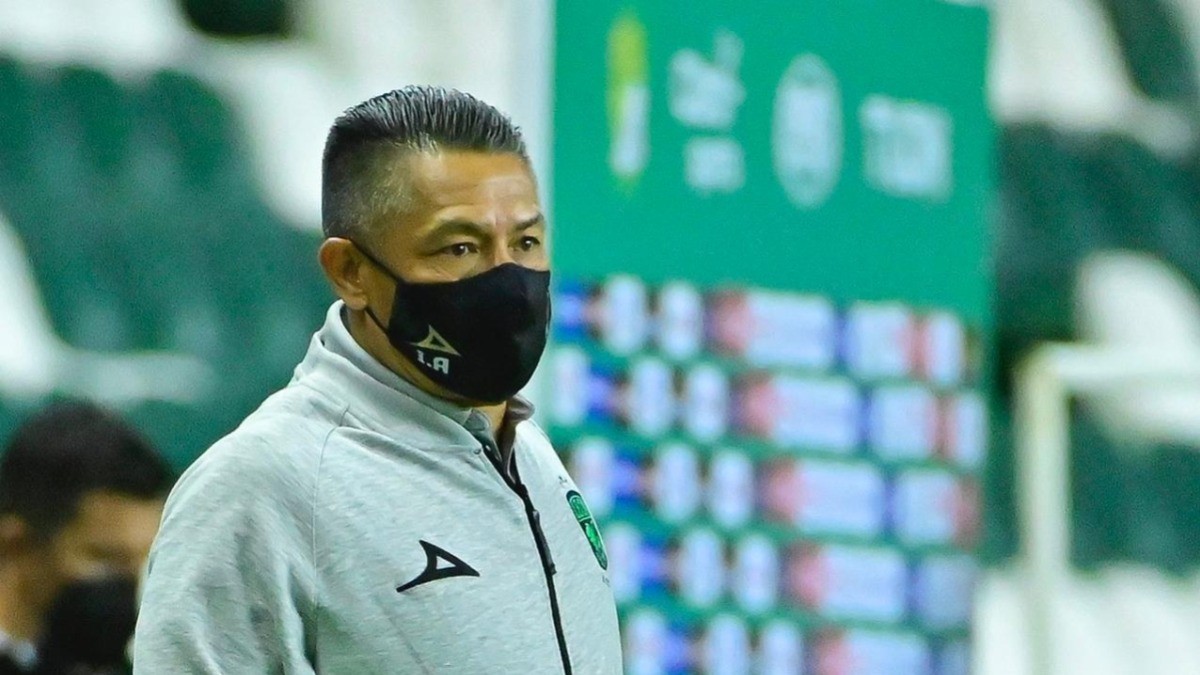 Ambriz, satisfecho con su equipo