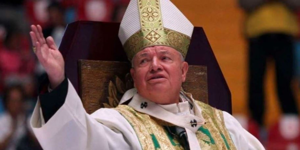 Cardenal Juan Sandoval Íñiguez va a terapia intensiva