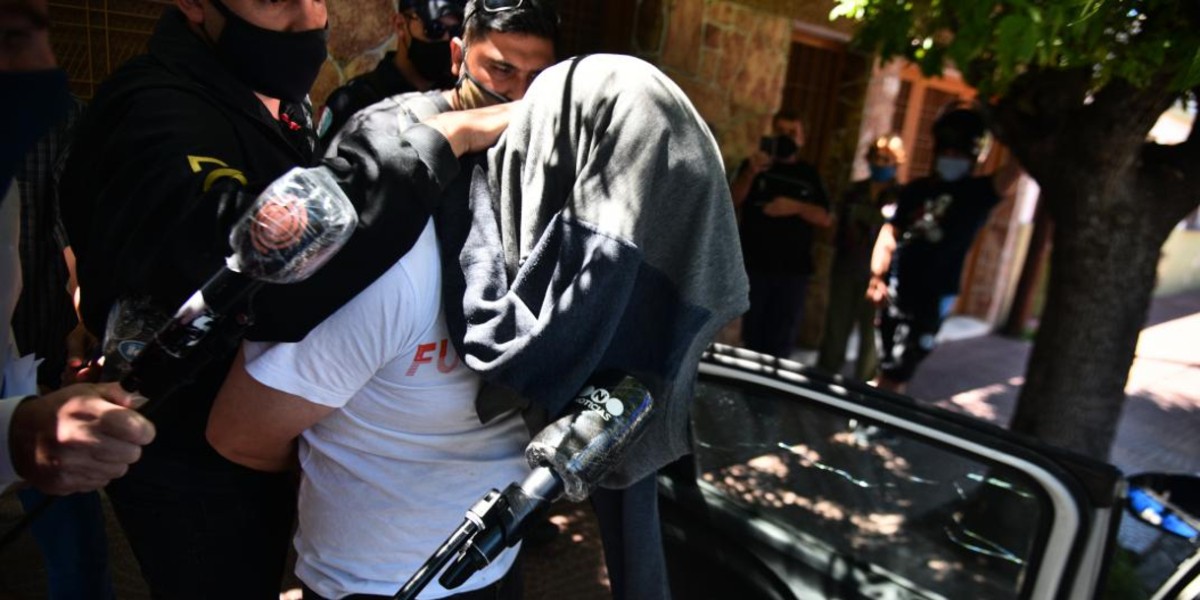 ¡Atrápenlo si pueden! Descubren a joven que se hacía pasar por médico