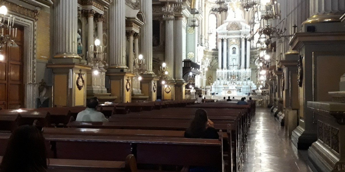 Templos y parroquias entregarán ceniza; fieles se la colocarán en casa
