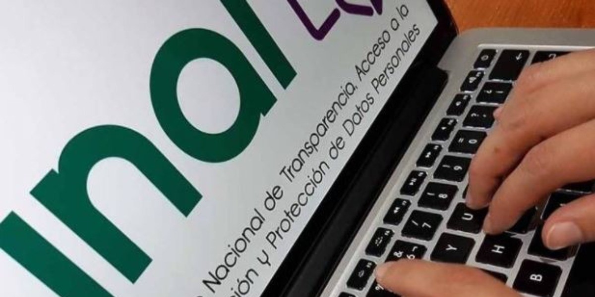 Ciudadanos se manifiestan contra la desaparición de órganos autónomos