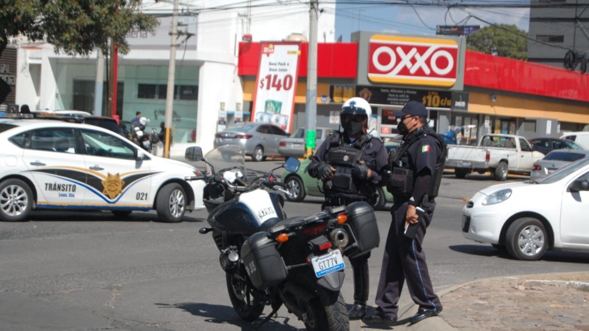 Deja choque a policía femenil herida