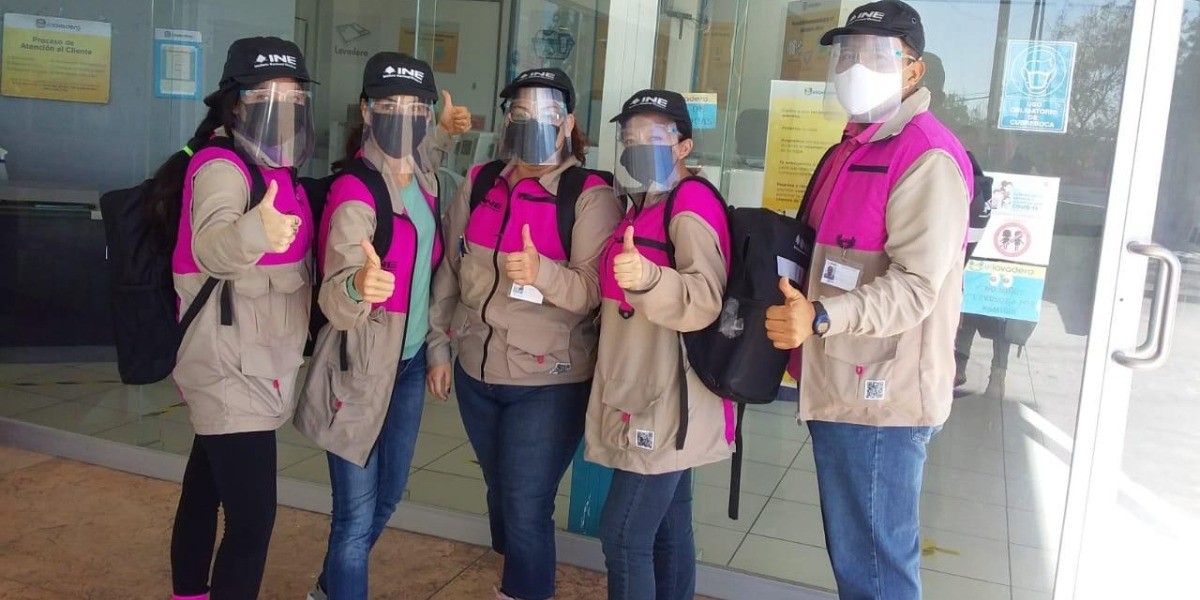 Van capacitadores del INE en busca de funcionarios de casillas