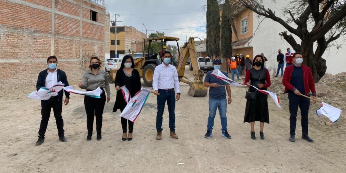 Arrancan pavimentación en 3 Marías