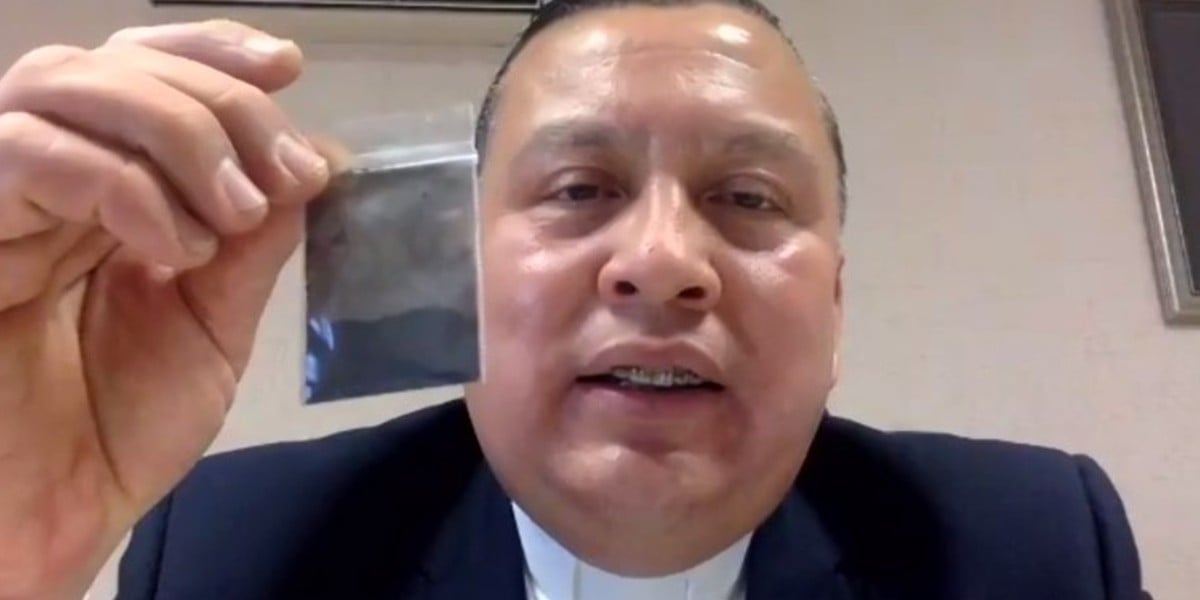 Con fe, feligreses se acercan a sus templos por su bolsita de cenizas