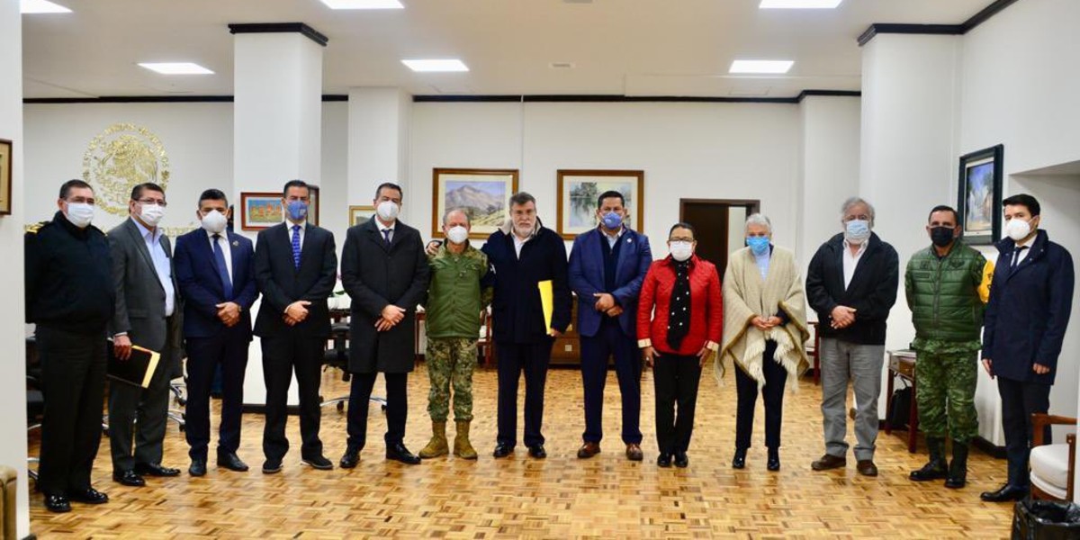 Acuerdan gobierno estatal y federal mesa de trabajo en seguridad