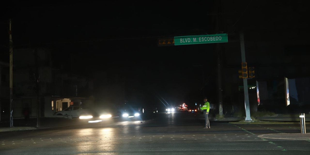 Exigen empresarios información respecto a los apagones