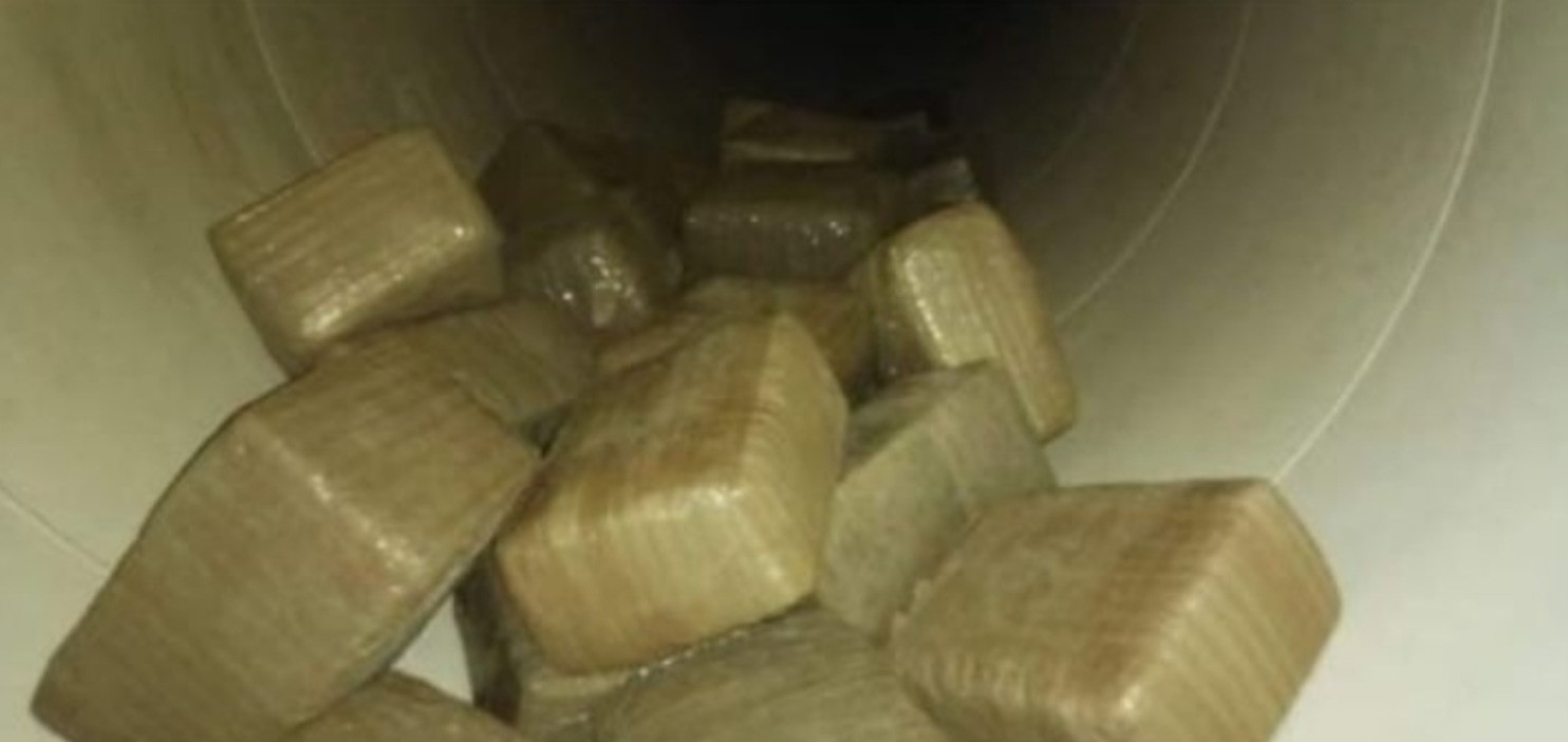 Hallan 300 kilos de droga oculta en 'narcotubería' de Barranca de Venaderos