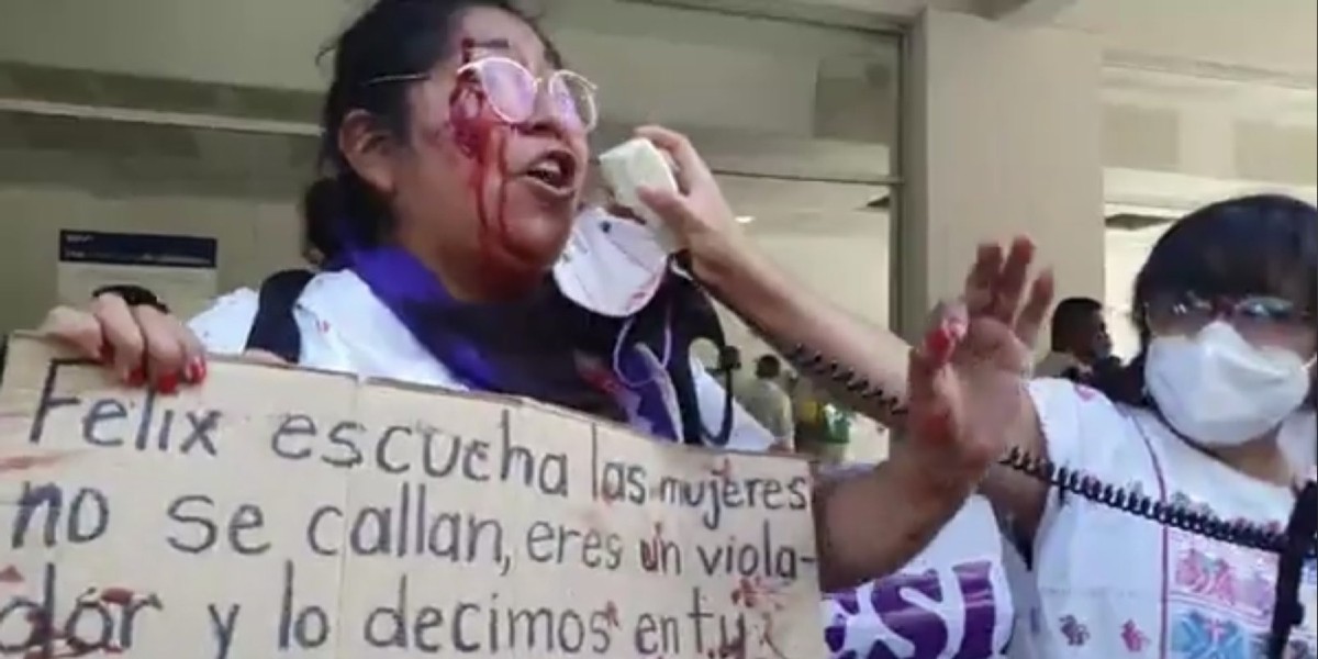 Agreden a feminista durante protesta contra Salgado Macedonio