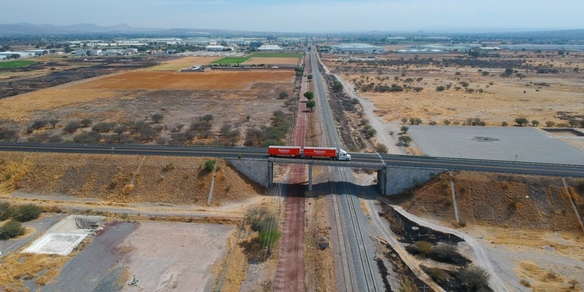 Gobernador arranca e inaugura obras en Apaseo el Grande