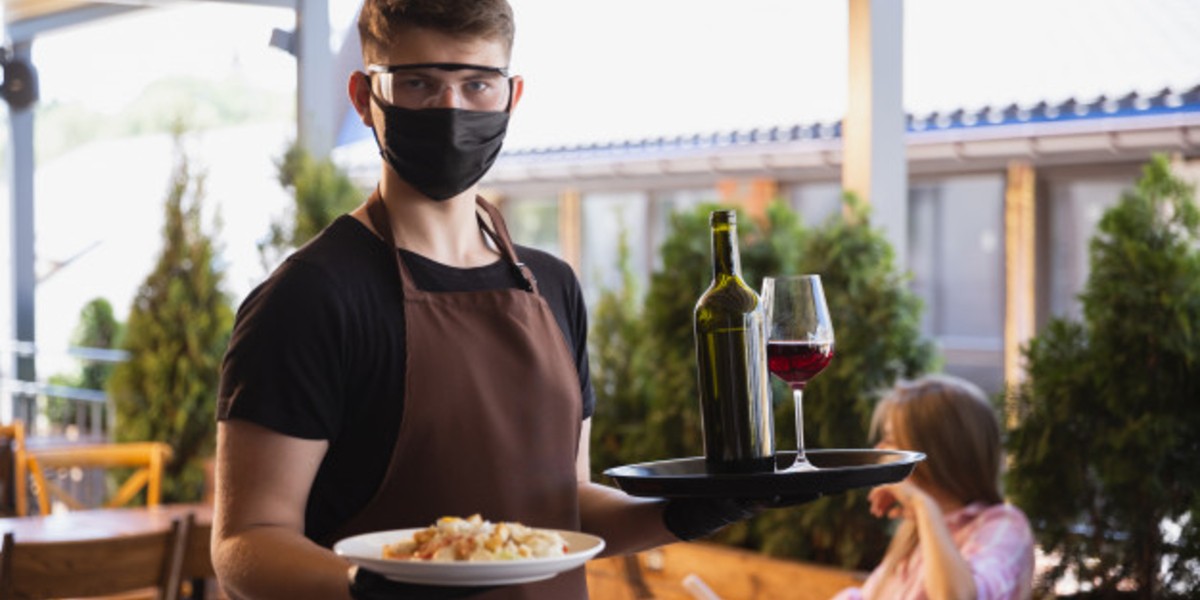 Anuncian apoyos económicos para el sector servicios