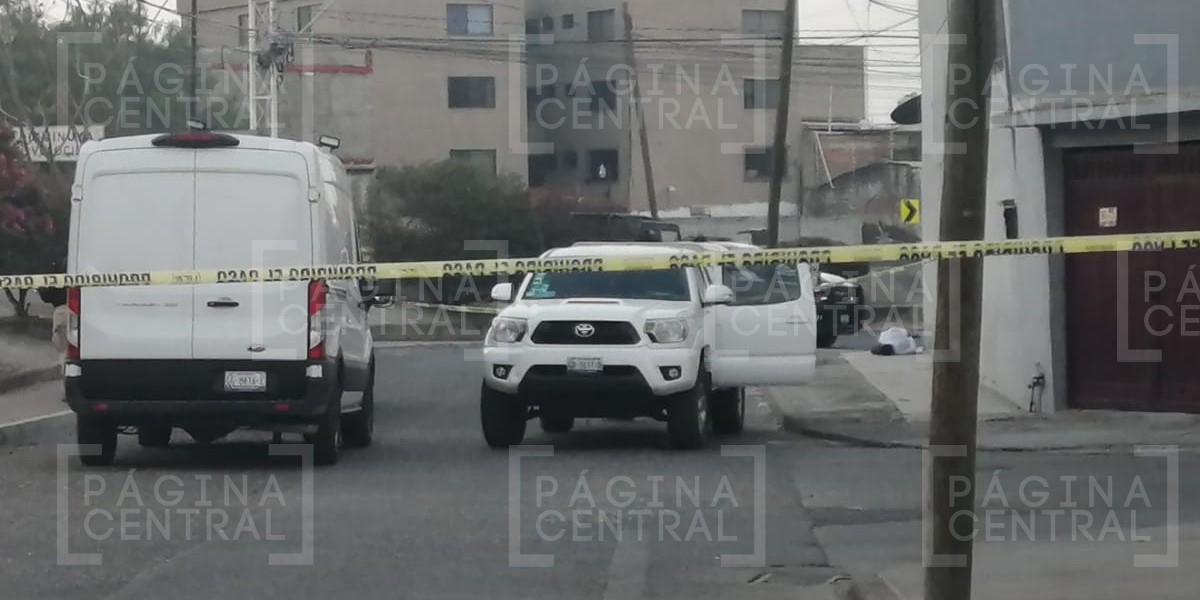 Encuentran cadáver tirado en plena calle en Las Arboledas