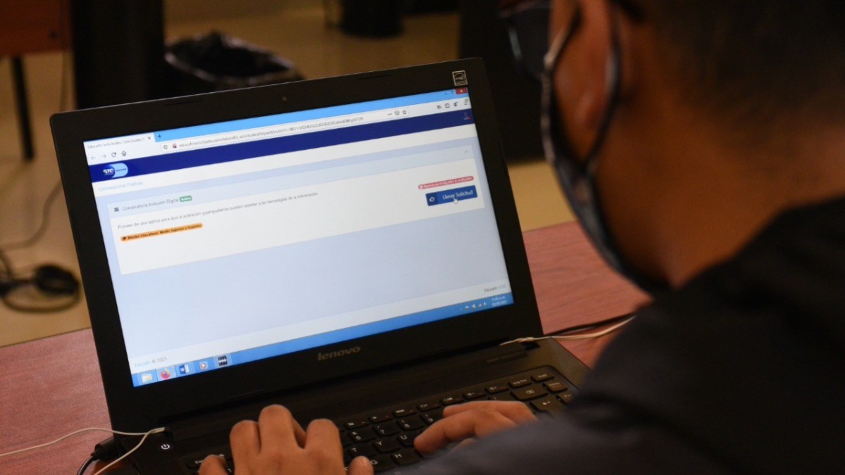 Quedan pocos lugares para obtener una laptop en Irapuato