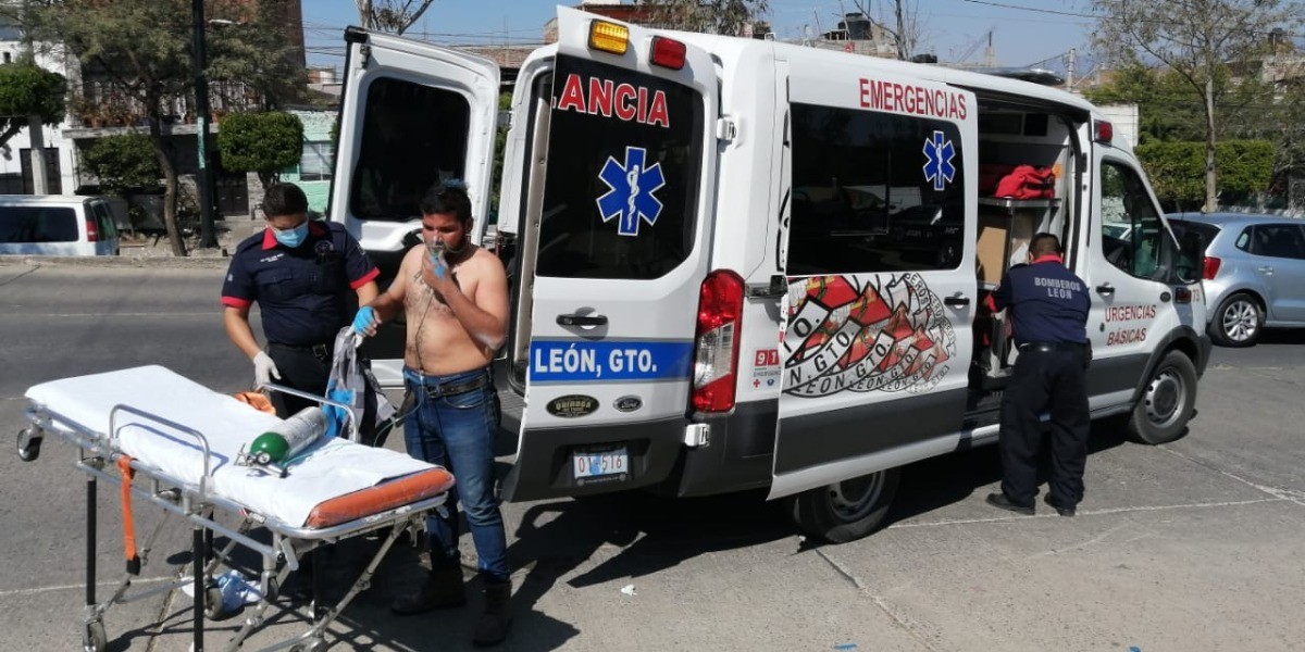 Policías intentan rescatar a dos guardias en León y también se intoxican