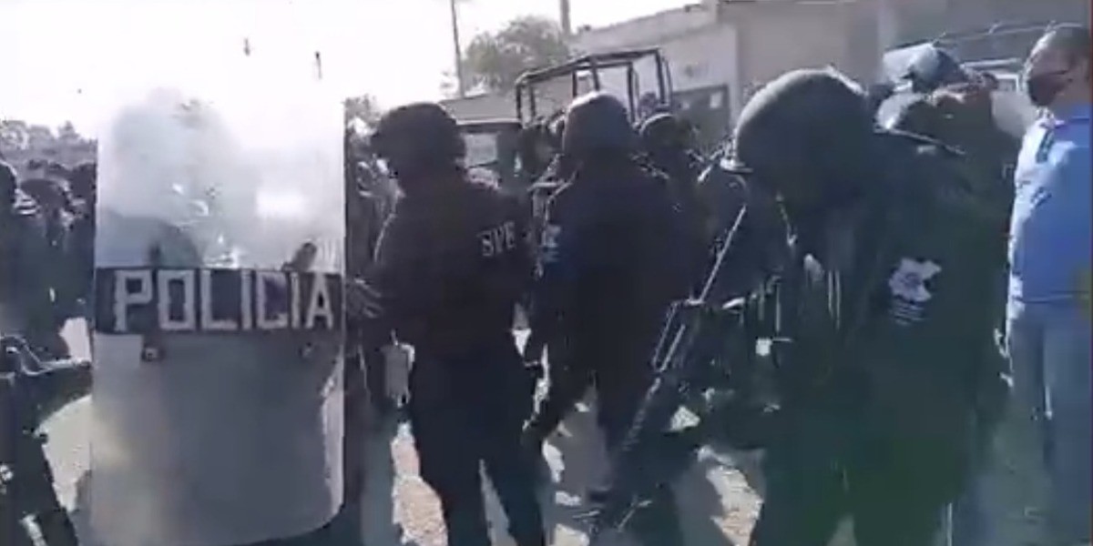 #VIDEO | Policías de Silao se niegan a ser ‘acuartelados’ y enfrentan a las FSPE