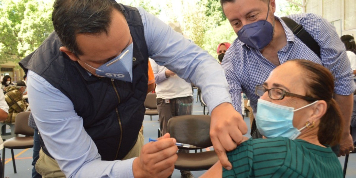 Vacunas cumplen normatividad: gobierno federal