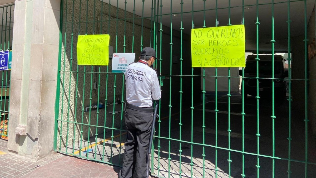 Exigen trabajadores del IMSS de Guanajuato capital aplicación de vacuna