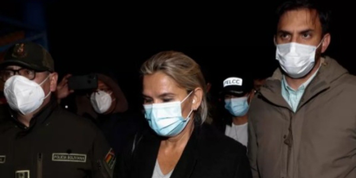 Detienen a la expresidenta de Bolivia por la caída de Evo Morales