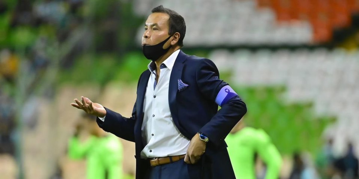 León fue verdugo; Necaxa despide al 'Profe' Cruz