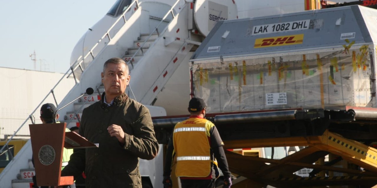 Llegan a México 170 mil dosis más de vacunas de Pfizer