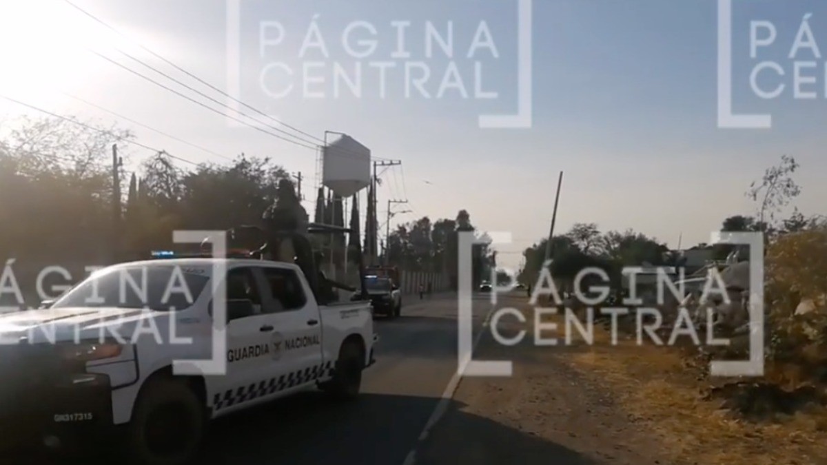 Detienen a dos hombres por agredir a balazos a policías