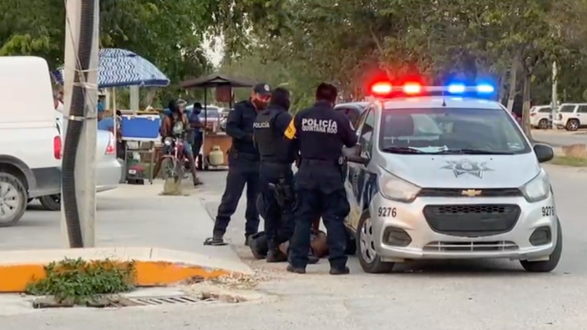 Revela Fiscalía que policías le fracturaron la espalda a mujer detenida en Tulum
