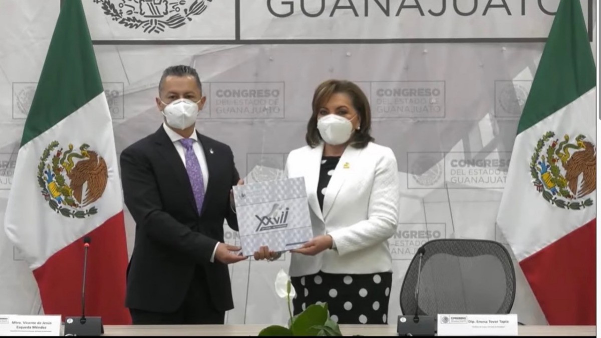 Entrega ombudsperson informe de actividades 2020 de la PDHEG