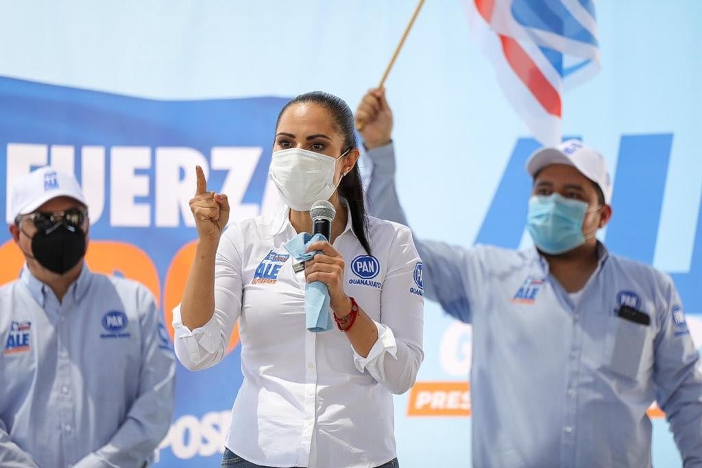 Sistema móvil de salud para adultos mayores, internet y mejora de caminos para comunidades rurales, las propuestas de Ale Gutiérrez