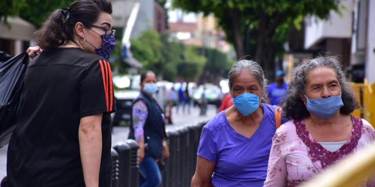 Pandemia está en un punto crítico, advierte la OMS