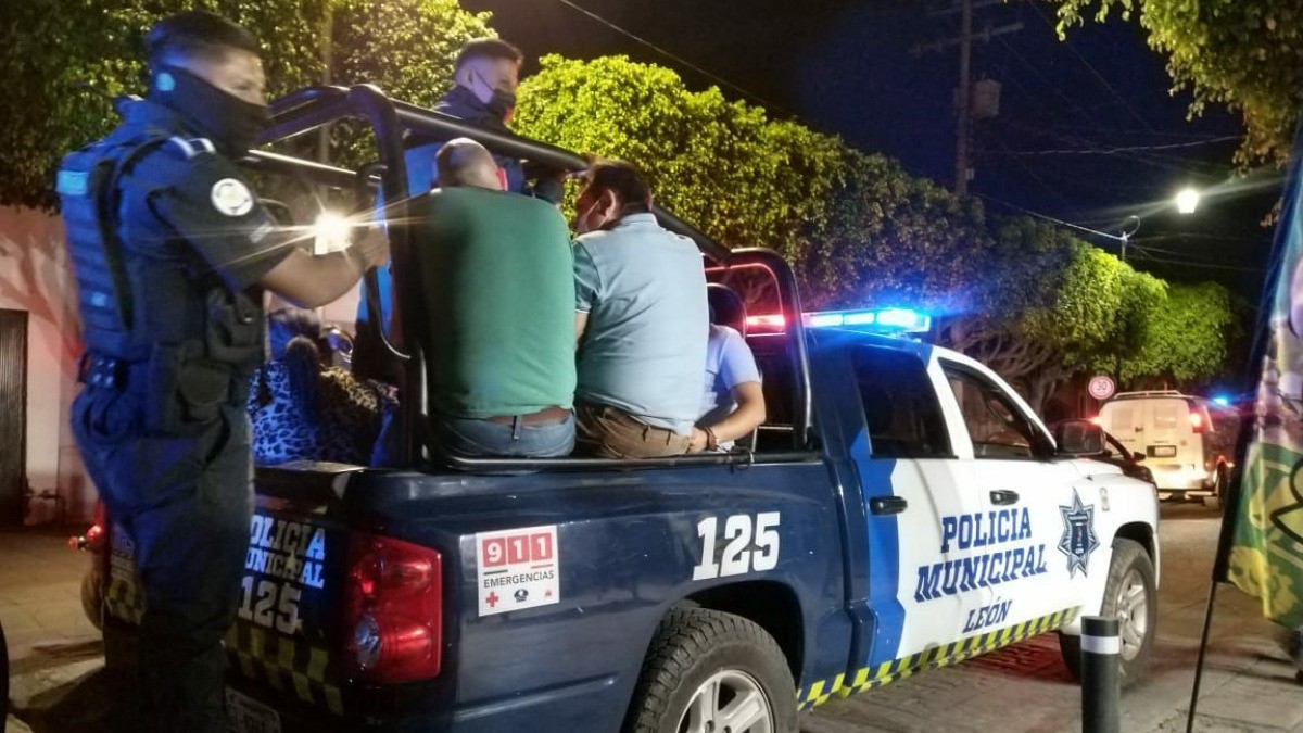 Detienen a 51 personas por no usar cubrebocas