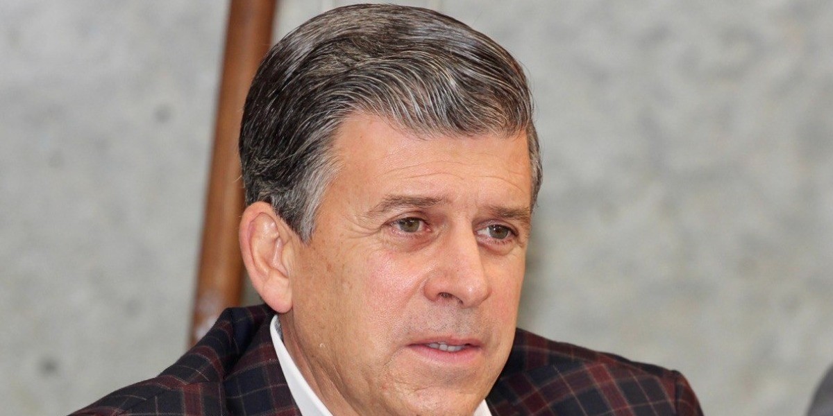 Se niega Sheffield a presentar 3DE3