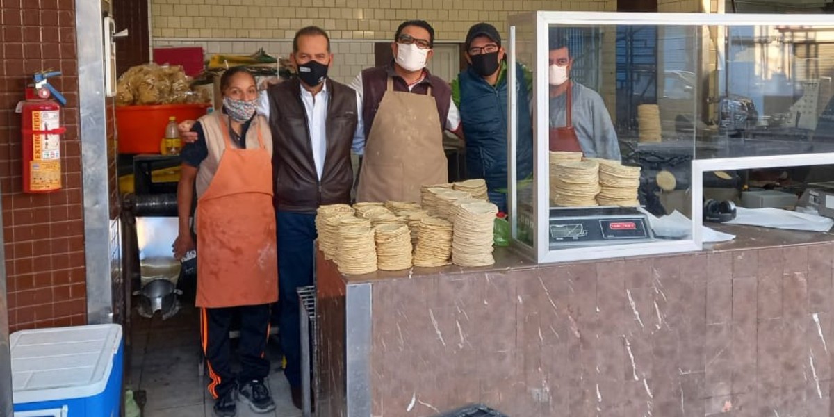 Tortilleros al borde de la quiebra por aumentos en materias primas