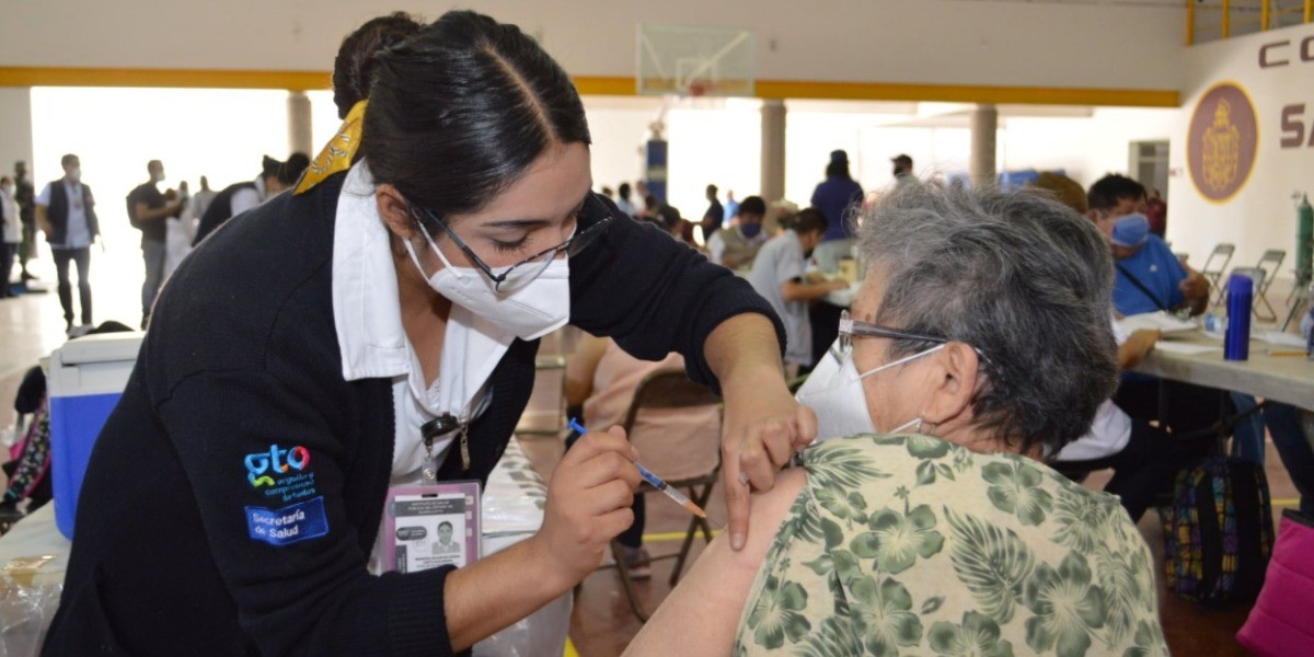 Segunda aplicación de vacuna anticovid-19 en cuatro municipios superó el 50%