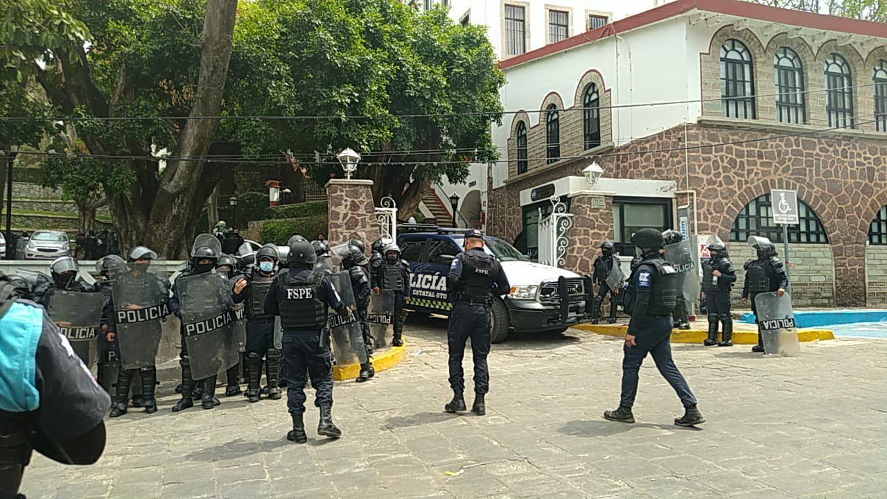 Centros de Rehabilitación retiran plantón de la Secretaría de Finanzas y del Palacio de Gobierno