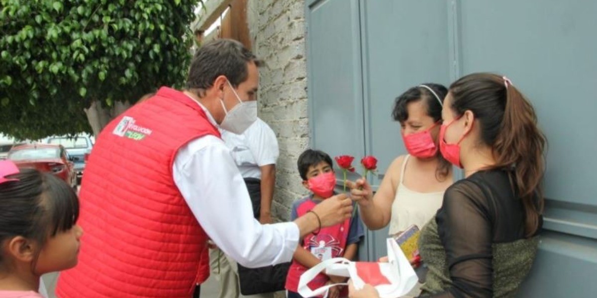Celebran candidatos a la alcaldía de León a madres leonesas en su día