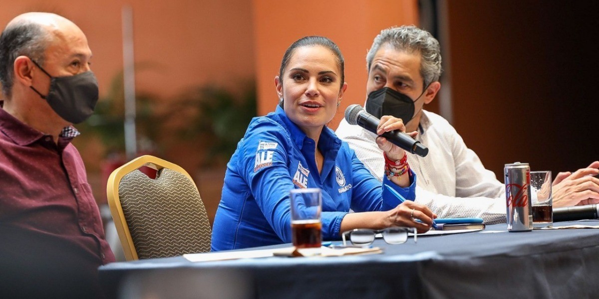 Ale Gutiérrez y empresarios pactan fortalecimiento de la industria curtidora