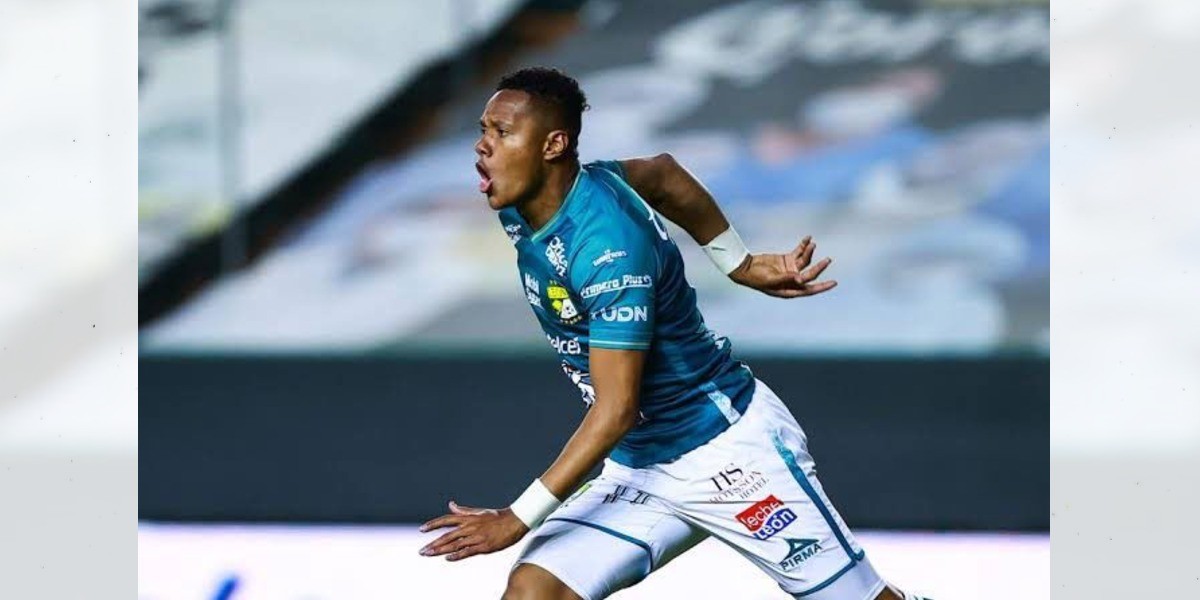 Yairo Moreno con pie y medio fuera del León; ya le buscan acomodo