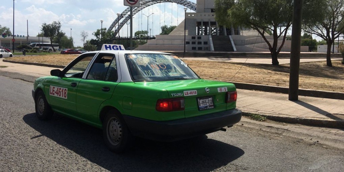 ¡Soy operador, no delincuente!, levantan la voz taxistas