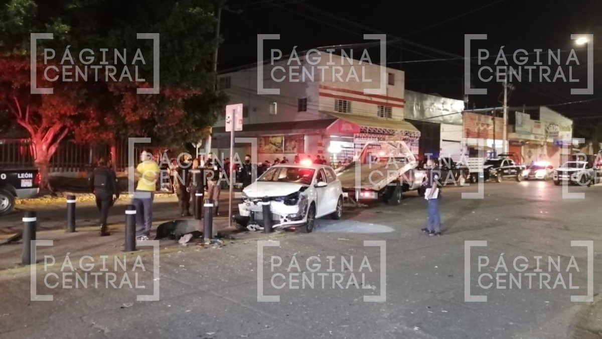 Choca en persecución patrulla de Policía contra dos autos