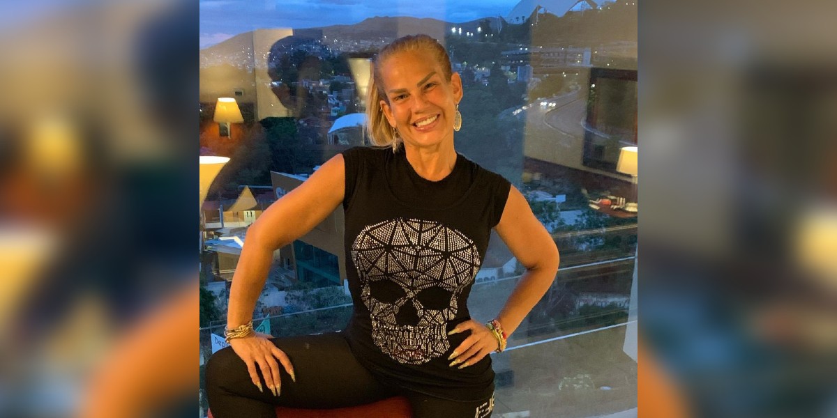 Niurka se desnuda en vivo en televisión abierta