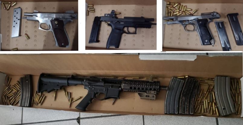 Caen cuatro hombres con armas de alto poder en León