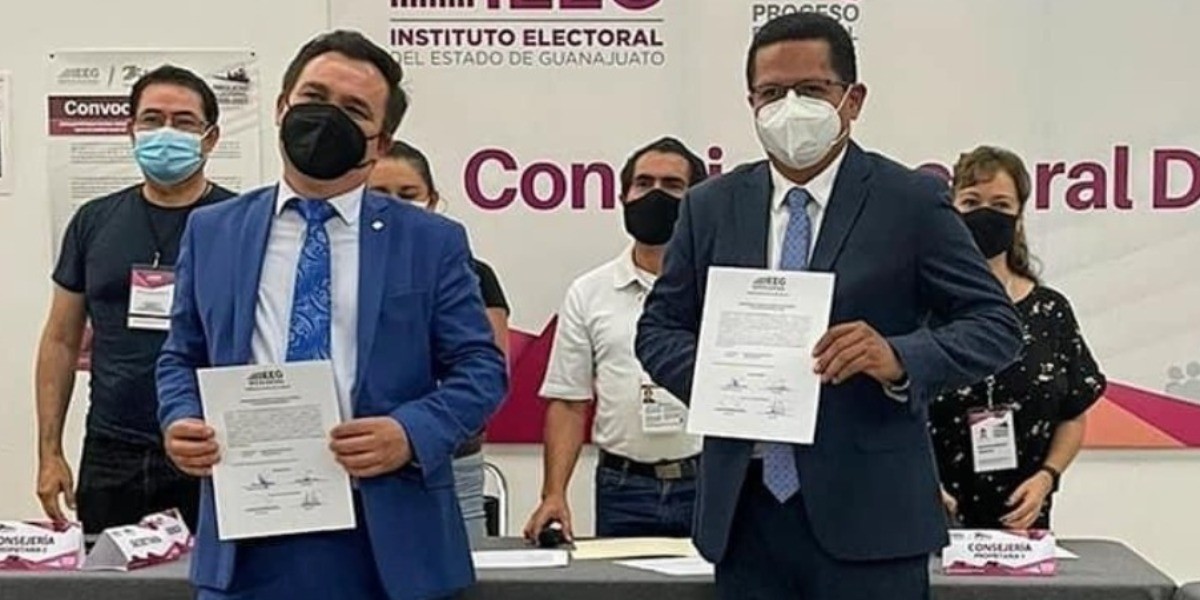 Recibe Rolando Alcántar constancia de mayoría de diputación local
