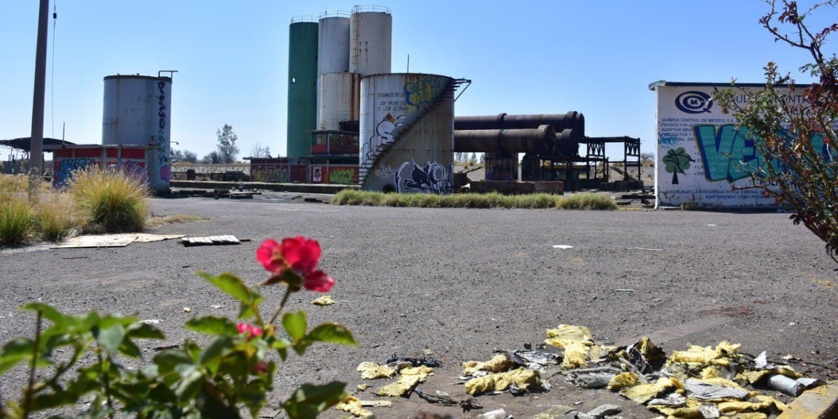 Diputados exigen remoción de tóxicos en Química Central