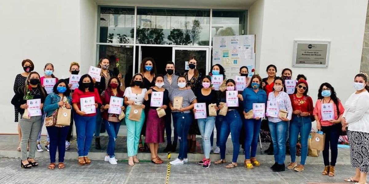 Empoderan a mujeres vulnerables de Purísima con 'Brilla Mujer'