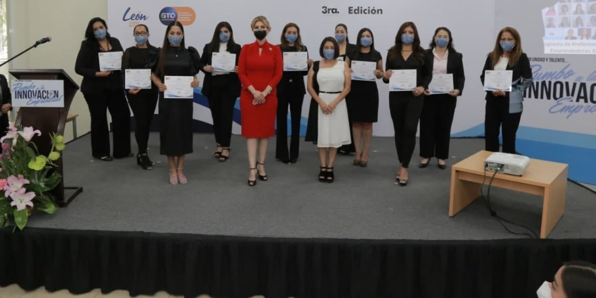 Se profesionalizan 22 empresarias para impulsar el crecimiento económico