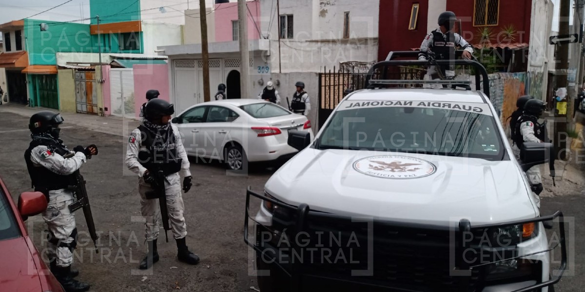 Detienen a cinco con armas, drogas y dinero en la colonia Granada
