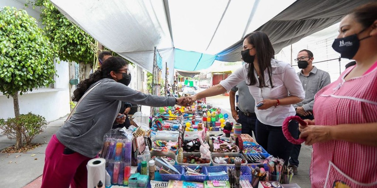 Retoma Alejandra Gutiérrez visitas con tianguistas