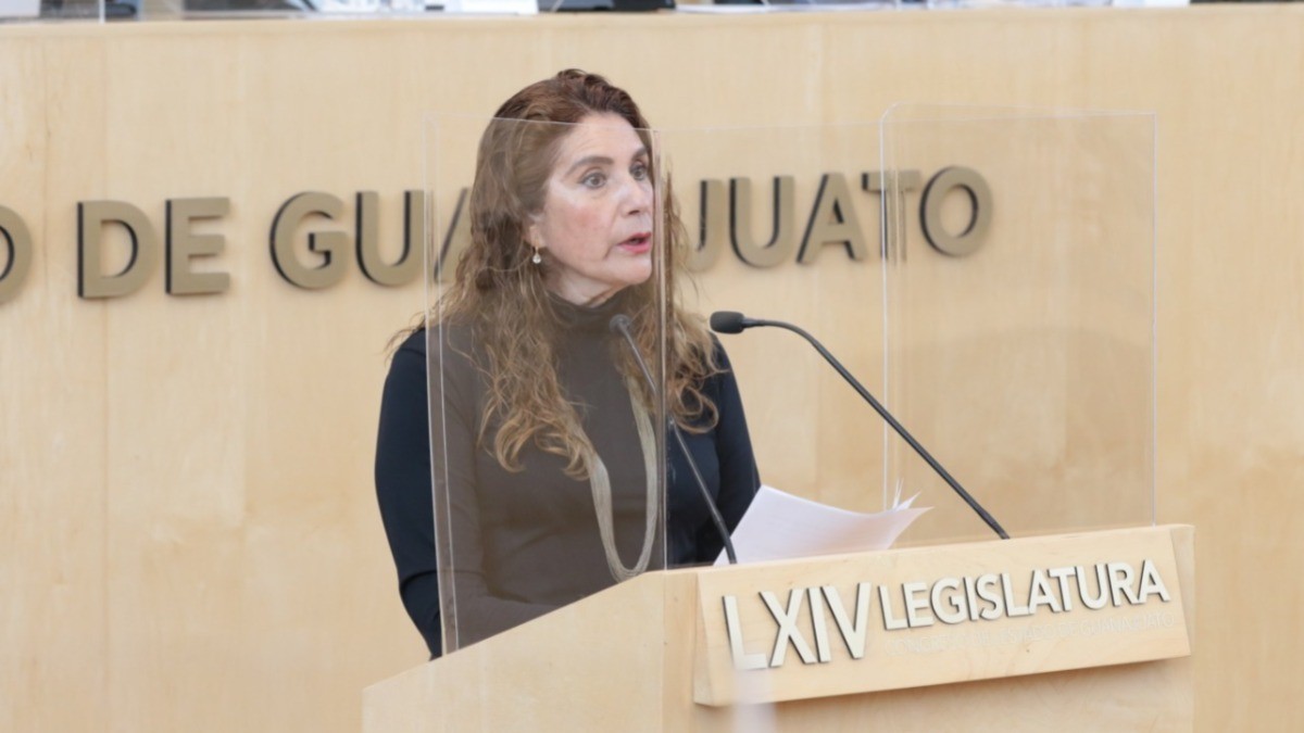 Proponen que papás puedan elegir orden de los apellidos de los hijos