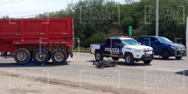 Fallece motociclista aplastado por un tráiler en Santa Ana del Conde